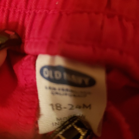 Boys Red Old Navy Jeans - Picture 2 of 3